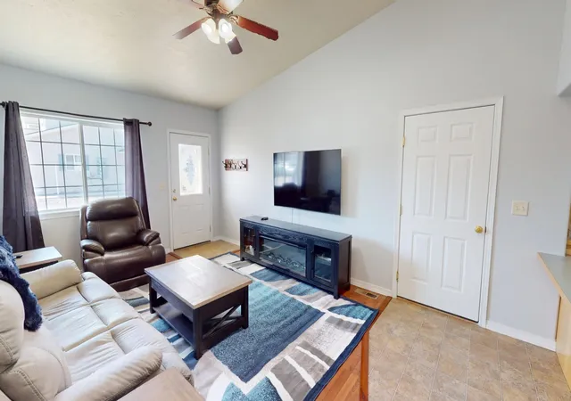 5th image of 103 Alice Ave #B, Hamilton, MT 59840 | MLS# 30070409
