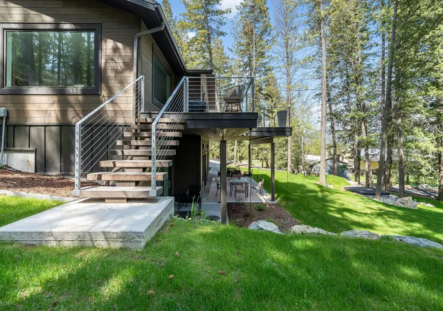 Photo 1 of Single family home for sale at 1100 Mooring Rd, Columbia Falls, MT 59912 | MLS# 30069816 | Listing updated on 2026-08-28