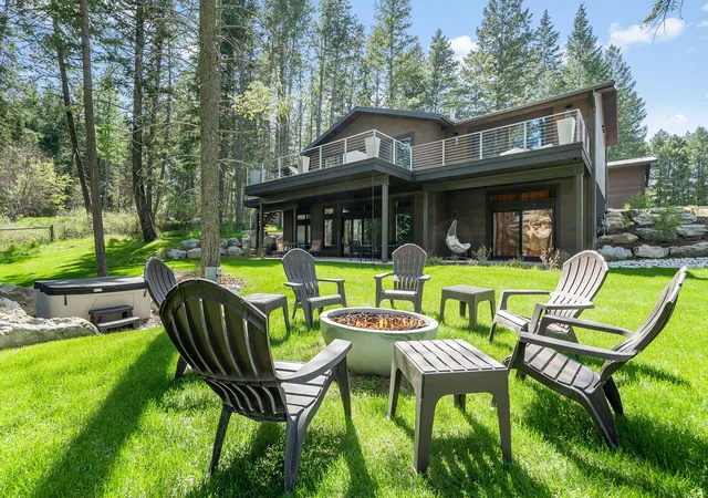 Photo 2 of Single family home for sale at 1100 Mooring Rd, Columbia Falls, MT 59912 | MLS# 30069816 | Listing updated on 2026-08-28