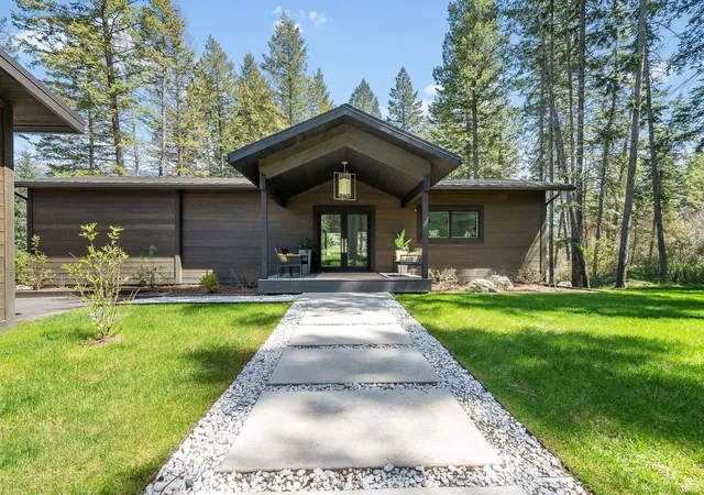 Photo 3 of Single family home for sale at 1100 Mooring Rd, Columbia Falls, MT 59912 | MLS# 30069816 | Listing updated on 2026-08-28