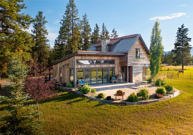 1st image of 401 Boulder Ln, Eureka, MT 59917 | MLS# 30070557