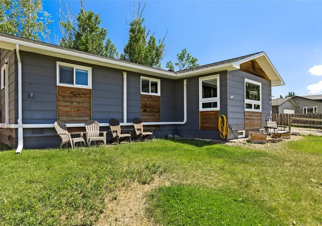 Photo 3 of Single family home for sale at 14 Peters Ln, Gardiner, MT 59030 | MLS# 30070655 | Listing updated on 2026-07-14