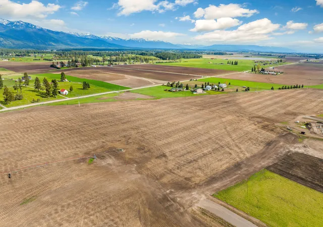 2nd image of 3008 Farmhouse Ct, Columbia Falls, MT 59912 | MLS# 30069959