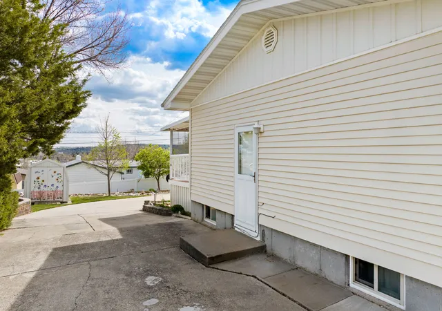 4th image of 1304 Avenue C Nw, Great Falls, MT 59404 | MLS# 30070502