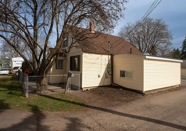 Photo 3 of Single family home for sale at 322 W Oregon St, Kalispell, MT 59901 | MLS# 30070777 | Listing updated on 2026-07-14