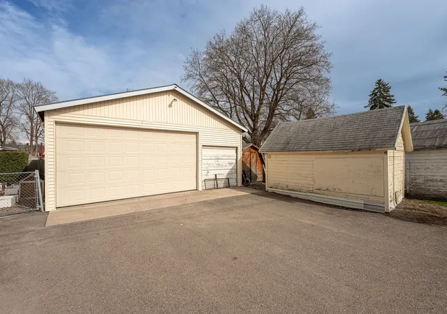 Photo 3 of Single family home for sale at 322 W Oregon St, Kalispell, MT 59901 | MLS# 30070777 | Listing updated on 2026-07-14