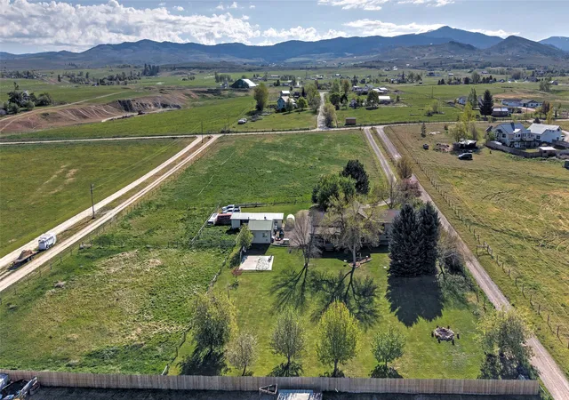 3rd image of 1741 Sutherland Ln, Corvallis, MT 59828 | MLS# 30070744