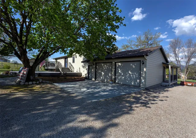 4th image of 1741 Sutherland Ln, Corvallis, MT 59828 | MLS# 30070744
