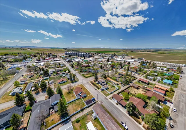 38th image of 110 4th St N, Fairfield, MT 59436 | MLS# 30070713