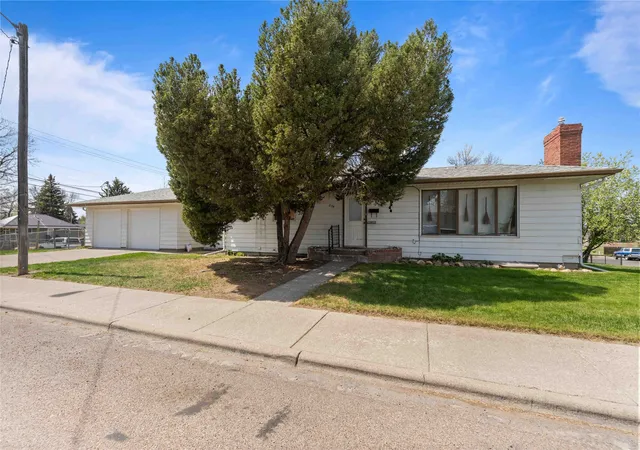 Homes for sale in Great Falls, MT | 804 19th St S, Great Falls, MT 59405 | MLS# 30070858