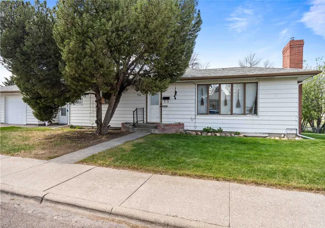 Homes for sale in Great Falls, MT | 804 19Th St S, Great Falls, MT 59405 | MLS# 30070858