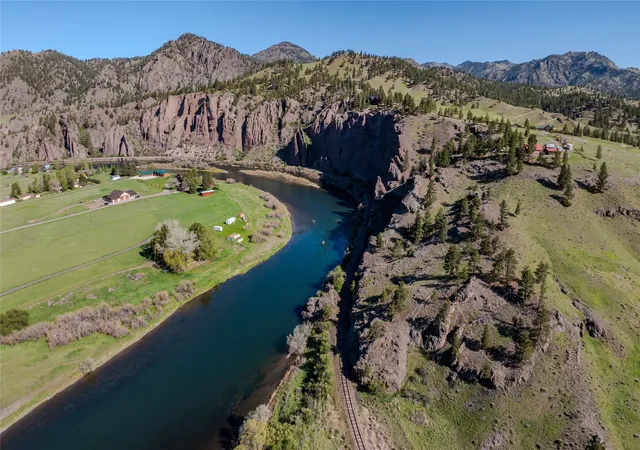 4th image of 68 River Dr, Cascade, MT 59421 | MLS# 30070355