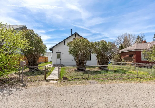 Homes for sale in Butte, MT | 2322 Locust St, Butte, MT 59701 | MLS# 30070856
