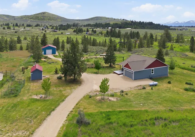 1st image of 4033 Sunnyside Cemetery Rd, Stevensville, MT 59870 | MLS# 30070900