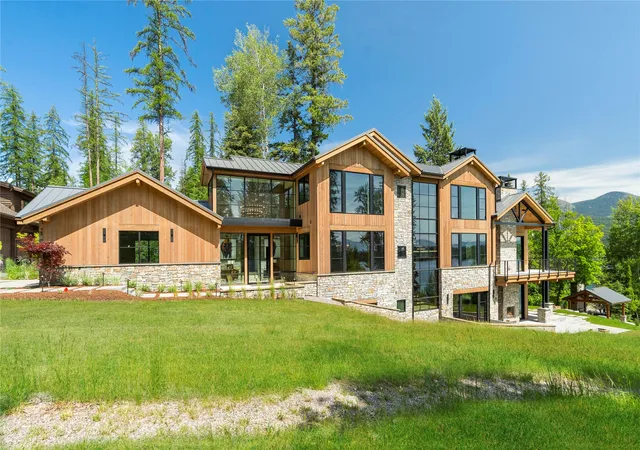 Photo 4 of Single family home for sale at 1500 W Lakeshore Dr, Whitefish, MT 59937 | MLS# 30070278 | Listing updated on 2026-08-04