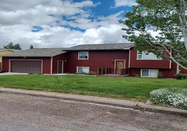 Homes for sale in Polson, MT | 502 20th Ave W, Polson, MT 59860 | MLS# 30071004