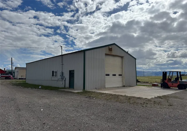 4th image of 401 Sixth Ave Sw, White Sulphur Springs, MT 59645 | MLS# 30071066