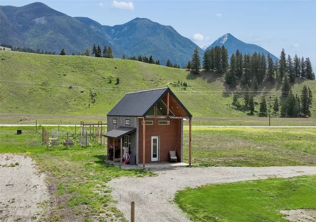 Homes for sale in Eureka, MT | 40 Moraine Dr N, Eureka, MT 59917 | MLS# 30071539