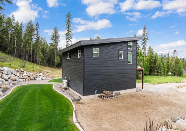 Photo 3 of Single family home for sale at 11 Makoha Dr, Libby, MT 59923 | MLS# 30069736 | Listing updated on 2026-07-27