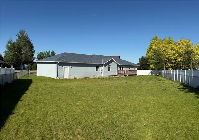Photo 3 of Single family home for sale at 1328 Alpine Dr, Great Falls, MT 59404 | MLS# 30071483 | Listing updated on 2026-07-12