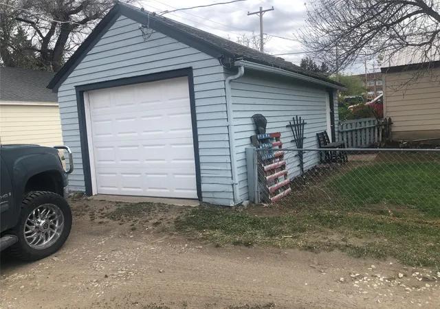 23rd image of 15 3rd Ave Se, Cut Bank, MT 59427 | MLS# 30071533
