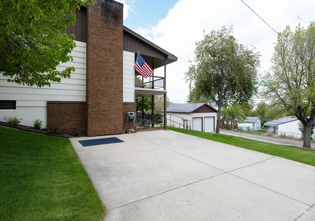 Photo 3 of Single family home for sale at 1502 Hauser Blvd, Helena, MT 59601 | MLS# 30071103 | Listing updated on 2026-07-24