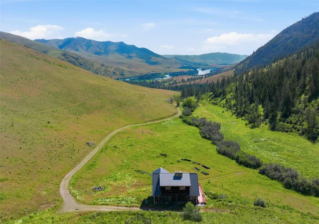 Photo 4 of Single family home for sale at 54 W Magpie Crk Rd, Dixon, MT 59831 | MLS# 30071592 | Listing updated on 2026-08-27