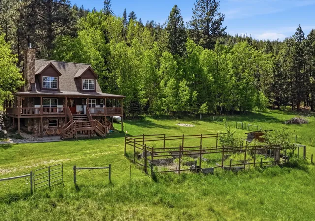 3rd image of 3603 Moose Meadow Ln, Darby, MT 59829 | MLS# 30070871