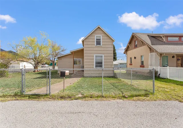 Homes for sale in Butte, MT | 2540 Kossuth St, Butte, MT 59701 | MLS# 30071796