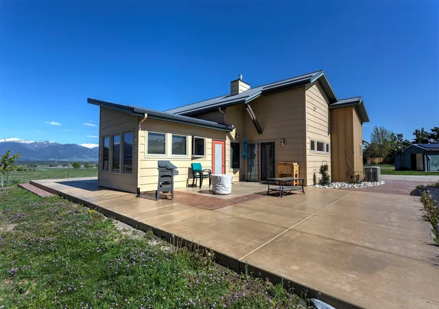 2nd image of 751 Heaven Bound Ln, Corvallis, MT 59828 | MLS# 30070641