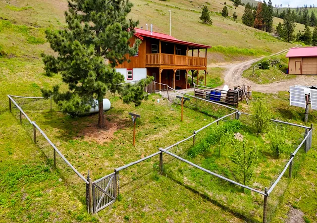 1st image of 407 Mclaughlin Creek Rd, Paradise, MT 59856 | MLS# 30071891
