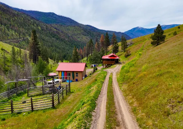 3rd image of 407 Mclaughlin Creek Rd, Paradise, MT 59856 | MLS# 30071891