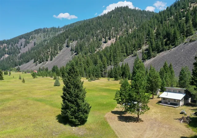 Photo 4 of Single family home for sale at 60 Idle Hour Way, Clinton, MT 59825 | MLS# 30070702 | Listing updated on 2026-07-01