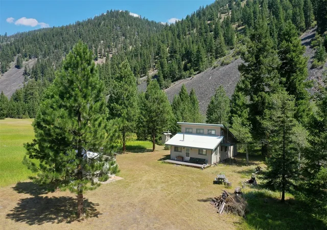 Photo 5 of Single family home for sale at 60 Idle Hour Way, Clinton, MT 59825 | MLS# 30070702 | Listing updated on 2026-07-01