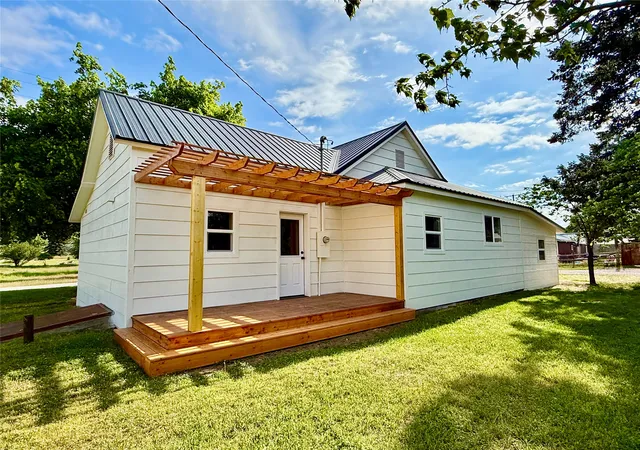 Photo 3 of Single family home for sale at 514 E Haley Ave, Thompson Falls, MT 59873 | MLS# 30071956 | Listing updated on 2026-07-26