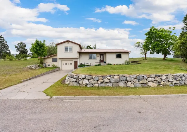 Homes for sale in Polson, MT | 101 22nd Ave W, Polson, MT 59860 | MLS# 30071830