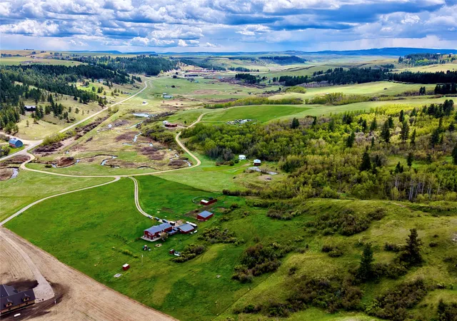 3rd image of 138 Railroad Ln, Lewistown, MT 59457 | MLS# 30072089