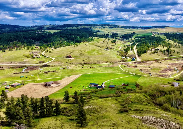 4th image of 138 Railroad Ln, Lewistown, MT 59457 | MLS# 30072089