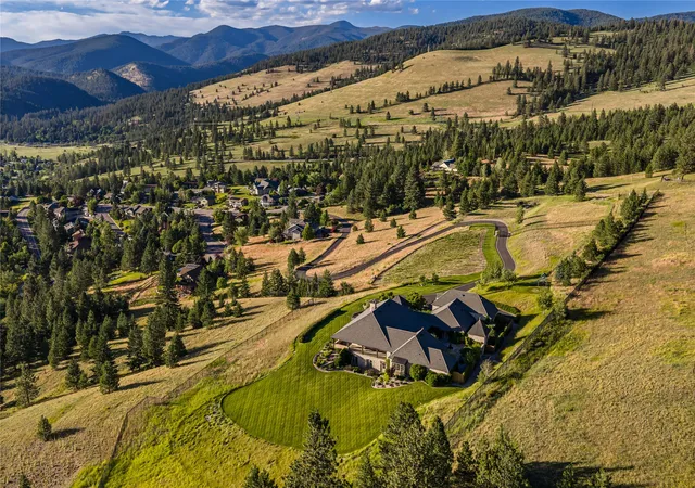 3rd image of 2722 Contour Rd, Missoula, MT 59802 | MLS# 30070473
