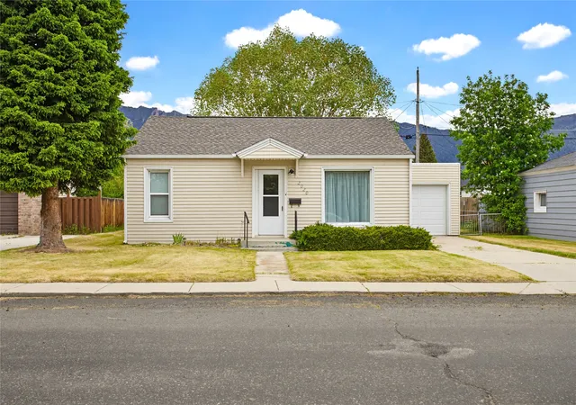 Photo 2 of Single family home for sale at 2020 Massachusetts Ave, Butte, MT 59701 | MLS# 30072175 | Listing updated on 2026-07-31