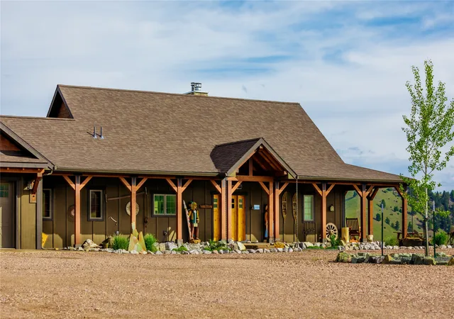 Photo 2 of Single family home for sale at 31 Braach Ranch Ln, Philipsburg, MT 59858 | MLS# 30067693 | Listing updated on 2026-09-25