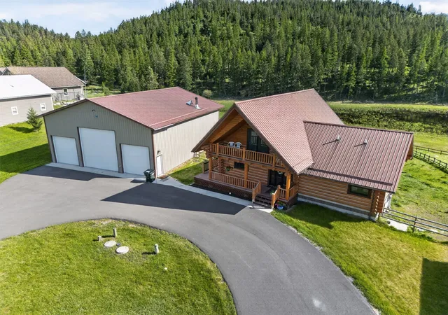 Photo 2 of Single family home for sale at 40 Coyote Cyn Rd, Kalispell, MT 59901 | MLS# 30071745 | Listing updated on 2026-10-05