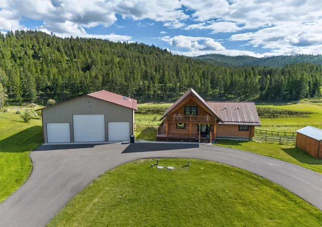 Photo 1 of Single family home for sale at 40 Coyote Cyn Rd, Kalispell, MT 59901 | MLS# 30071745 | Listing updated on 2026-10-05