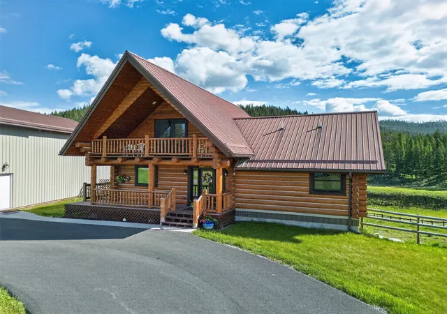 Photo 3 of Single family home for sale at 40 Coyote Cyn Rd, Kalispell, MT 59901 | MLS# 30071745 | Listing updated on 2026-10-05