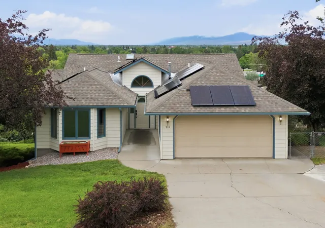 Photo 1 of Single family home for sale at 916 Simons Dr, Missoula, MT 59803 | MLS# 30072136 | Listing updated on 2026-07-12