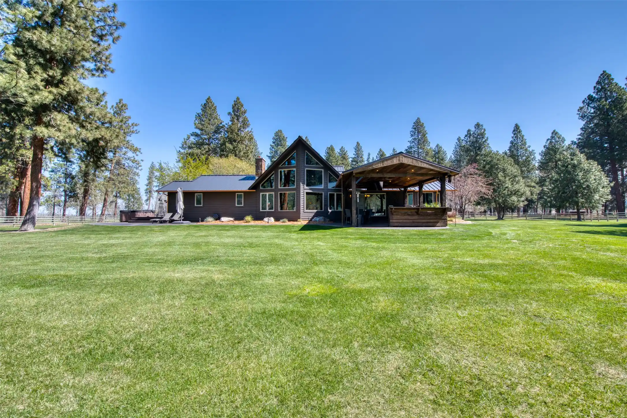 Photo 1 of Single family home for sale at 229 Camas Crk Loop, Hamilton, MT 59840 | MLS# 30071142 | Listing updated on 2026-10-23