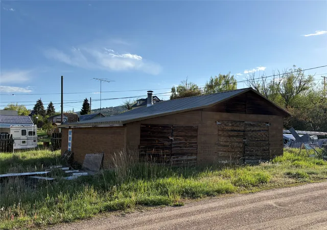 Homes for sale in Philipsburg, MT | 109 E Hickey St E, Philipsburg, MT 59858 | MLS# 30072261