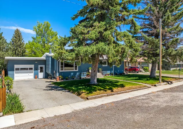 2nd image of 203 3rd Ave Sw, Fairfield, MT 59436 | MLS# 30072544