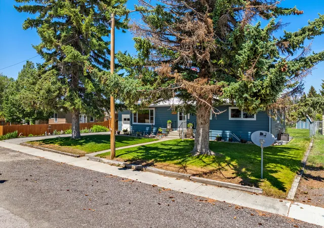 3rd image of 203 3Rd Ave Sw, Fairfield, MT 59436 | MLS# 30072544
