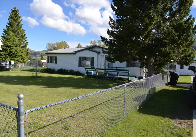 Homes for sale in Anaconda, MT | 205 Rumsey St, Anaconda, MT 59711 | MLS# 30072581